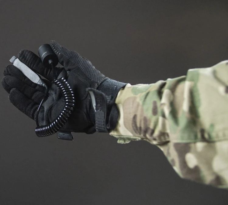 Włącznik na kablu żelowy Armytek ARS-01 z kręconym przewodem (4).jpg